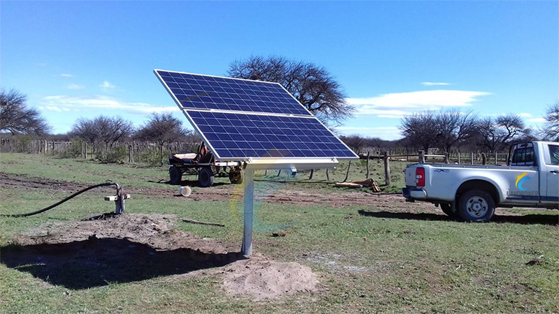 Cum se instalează panoul solar în partea de sus a suportului pe stâlp